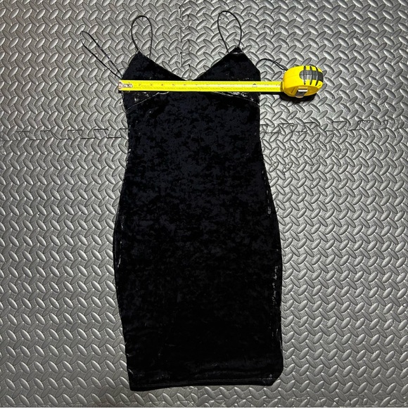 Akira Velvet Midi Dress Sleeveless Black Strappy Bodycon Textured Women’s Small - Picture 4 of 8